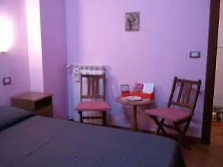 Isabel Pensión Roma
