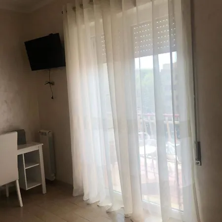 Isabel 4* Róma