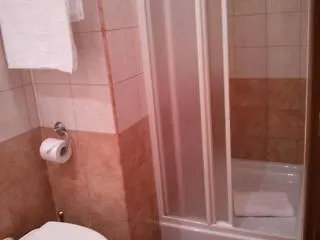 Isabel Konukevi Roma